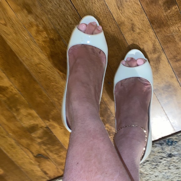 Brian Atwood patent leather peep toe pumps size 37 - Picture 3 of 3